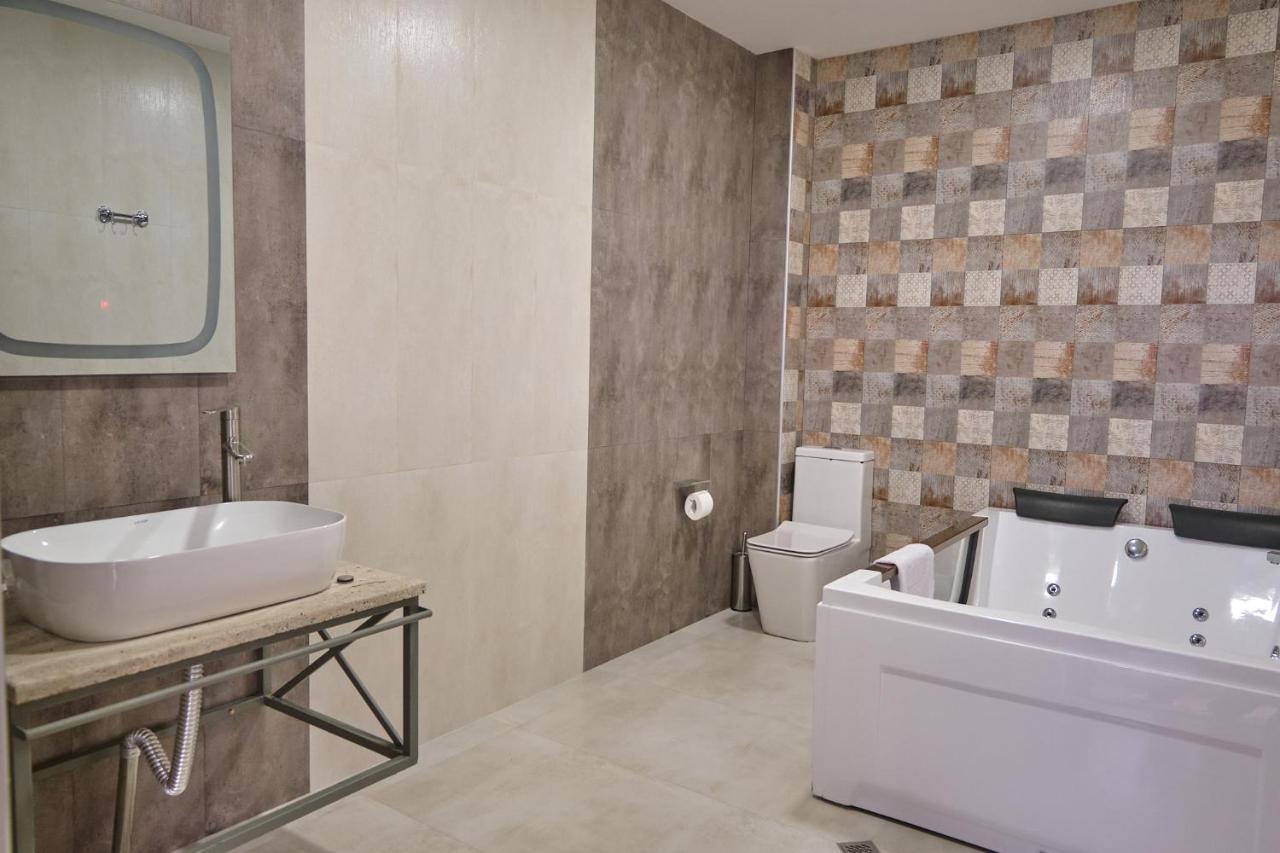 21 Rooms Hotel Gyumri Exterior photo