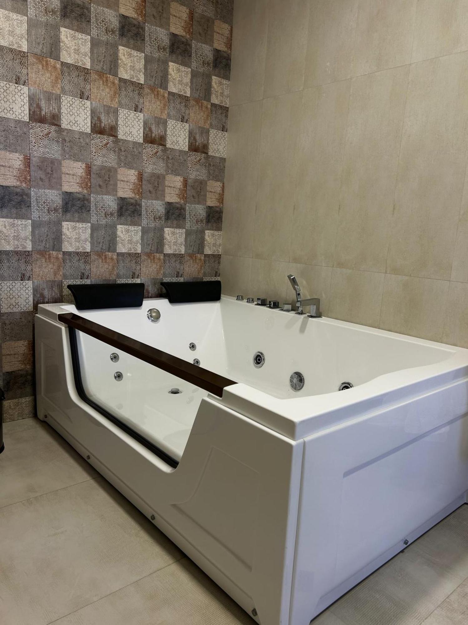21 Rooms Hotel Gyumri Exterior photo
